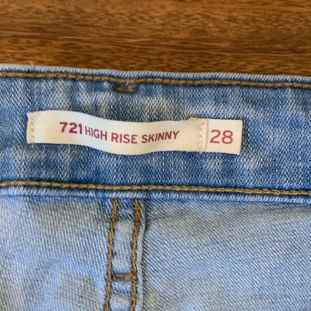 Levi’s High Rise Jeans. - Picture 2 of 5